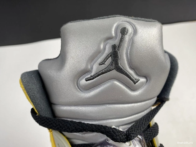 One Kick Air Tokyo T23 454783-701 Retro Jordan 5 0713